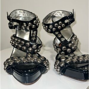 Size 6 Report Signature heels black